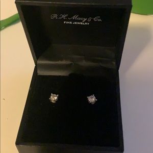 1/3TW Diamond Earrings 14KWG